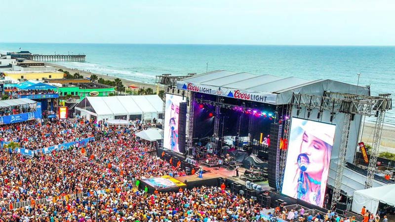 Early Alabama band photo or a shot of them performing in Myrtle Beach